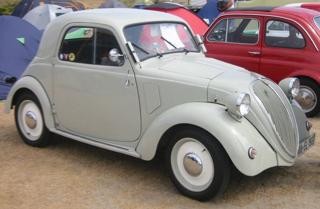 :: „Fiat500topolino“ von Artur Möller - Übertragen aus de.wikipedia nach Commons.. Lizenziert unter CC BY-SA 3.0 über Wikimedia Commons - https://commons.wikimedia.org/wiki/File:Fiat500topolino.jpg#/media/File:Fiat500topolino.jpg